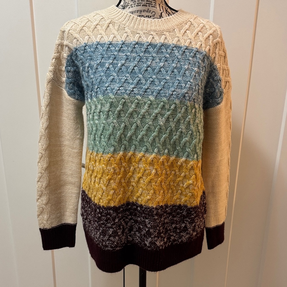 💜2/$15💜 St. John's Bay Multicolor Cable Knit Sweater